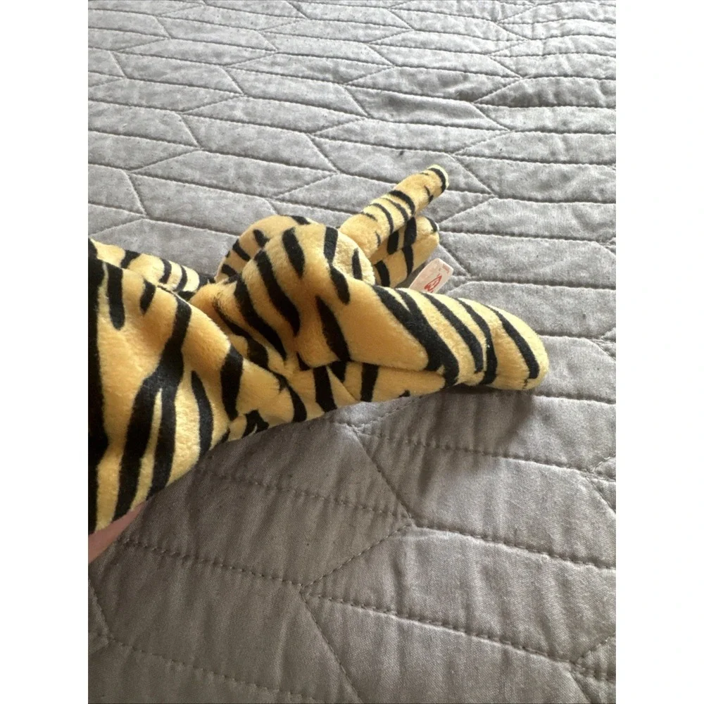 TY Beanie Baby - STRIPES‎ the Tiger (8.5 inch)